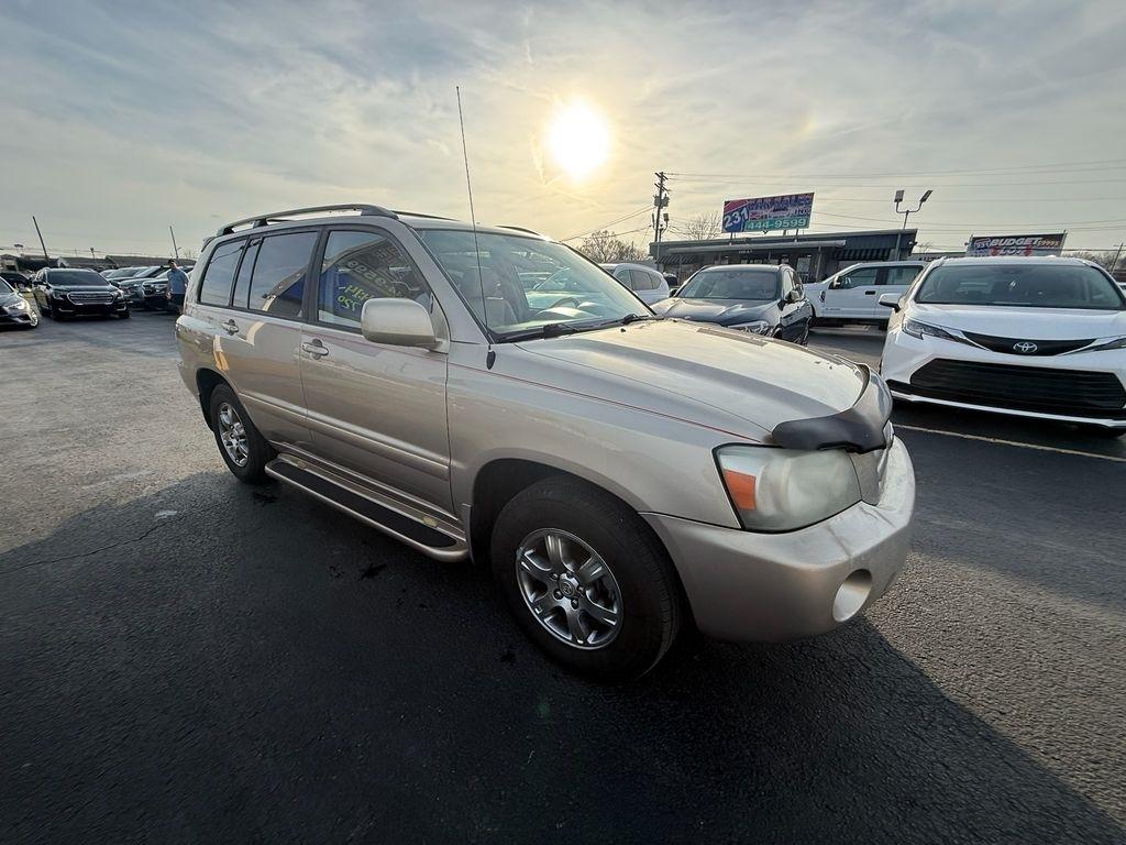 Toyota Highlander V6 2WD with 3rd-Row Seat 2004