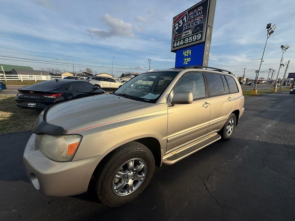 Toyota Highlander V6 2WD with 3rd-Row Seat 2004