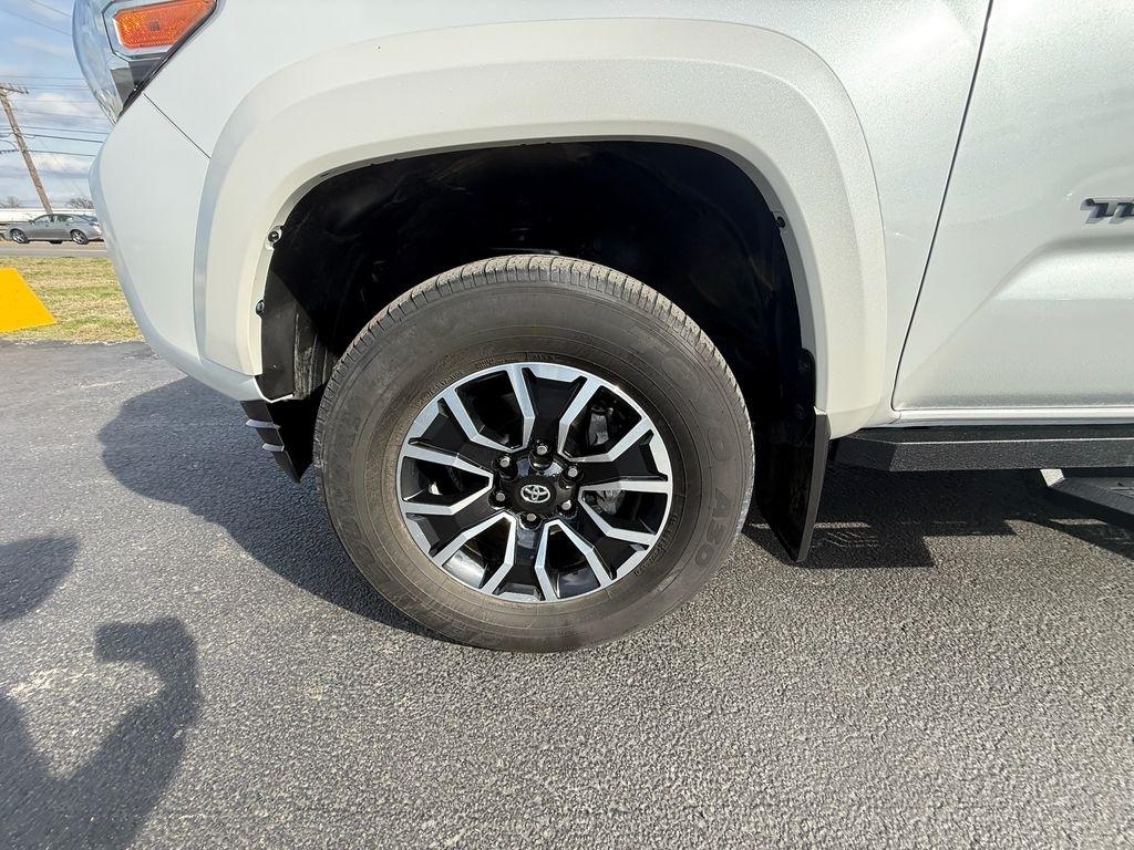 Toyota Tacoma SR5 Double Cab Long Bed V6 6AT 4WD 2023