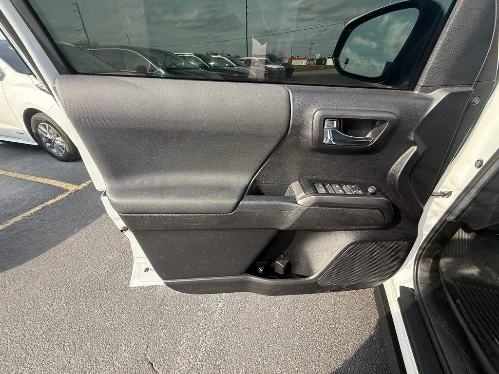 Toyota Tacoma SR5 Double Cab Long Bed V6 6AT 4WD 2023