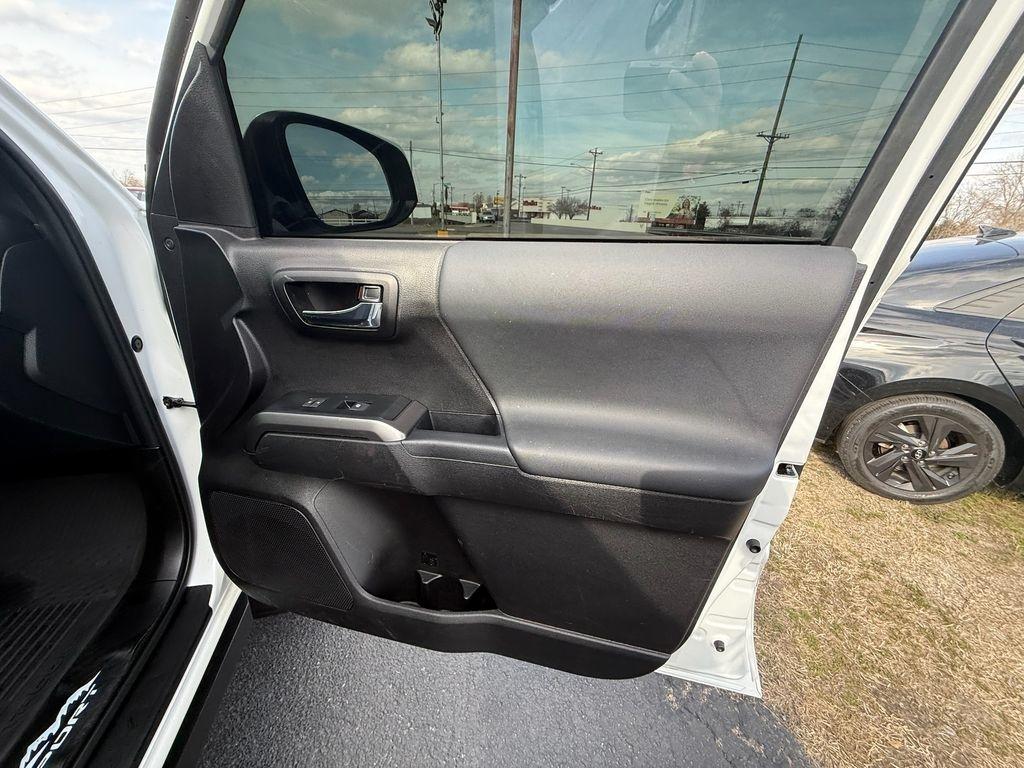 Toyota Tacoma SR5 Double Cab Long Bed V6 6AT 4WD 2023