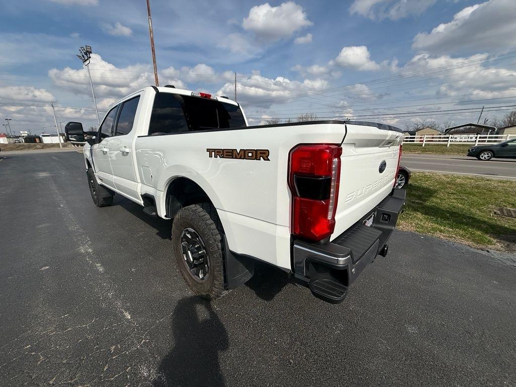 Ford F-250 SD Lariat Crew Cab 4WD 2024