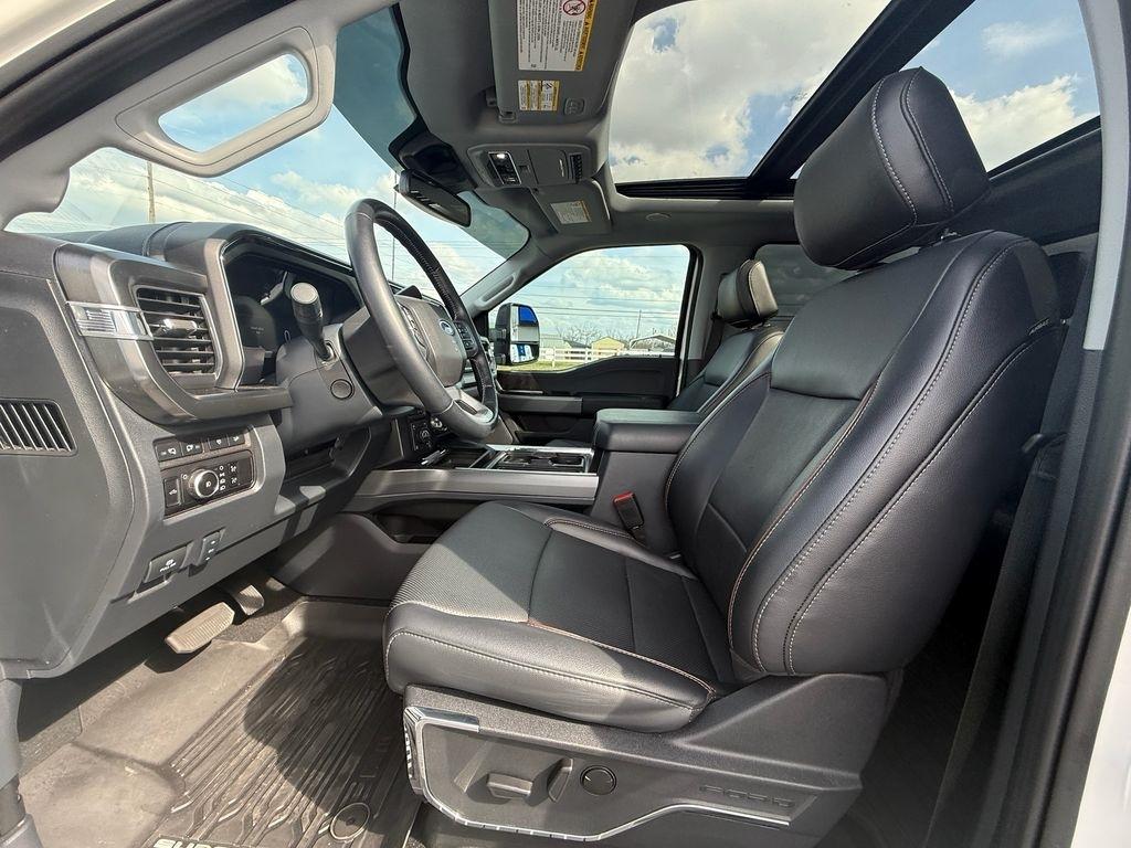 Ford F-250 SD Lariat Crew Cab 4WD 2024