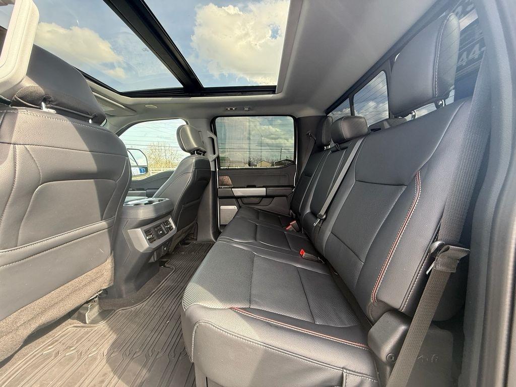 Ford F-250 SD Lariat Crew Cab 4WD 2024