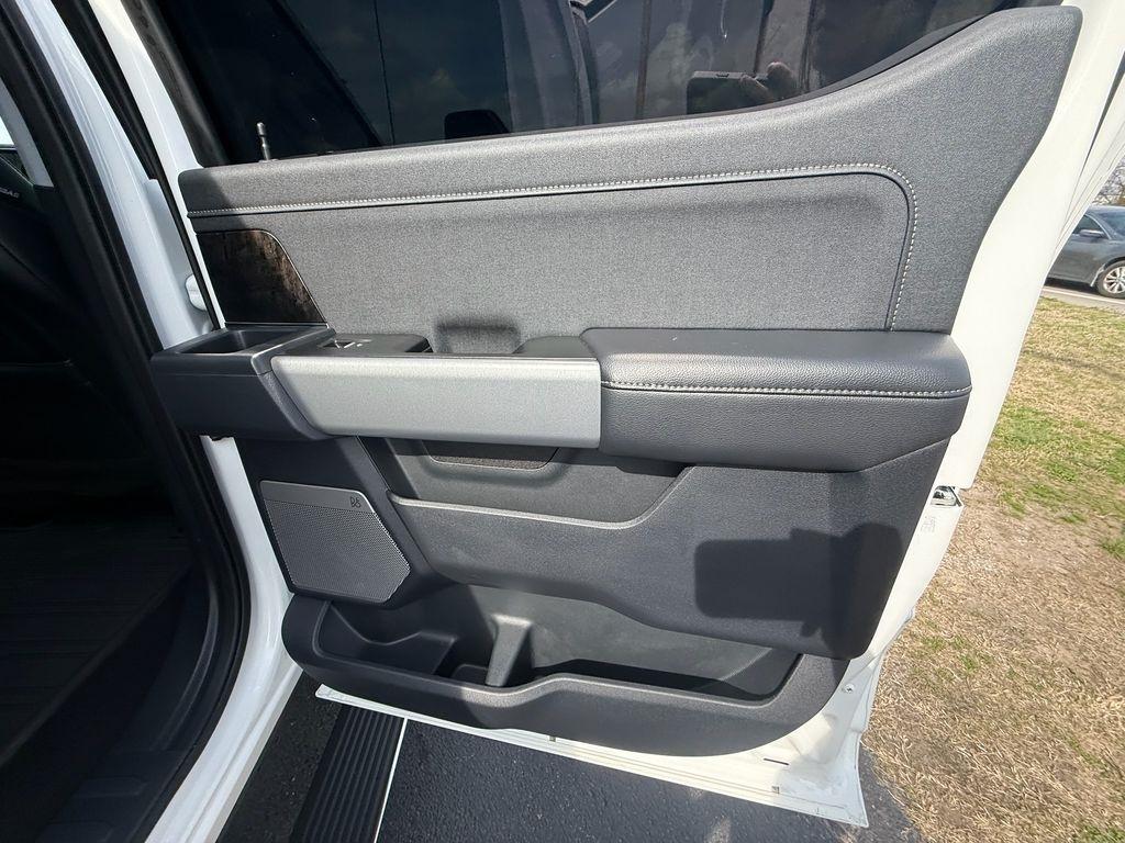 Ford F-250 SD Lariat Crew Cab 4WD 2024