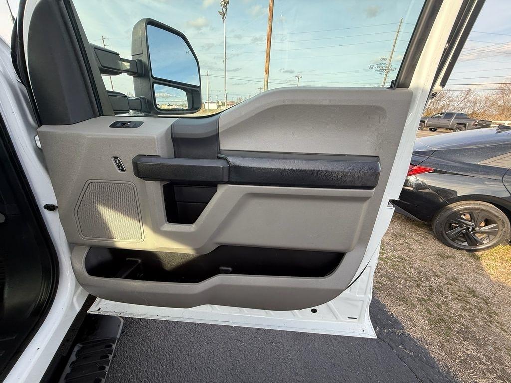 Ford F-350 SD XL Crew Cab Long Bed 4WD 2022