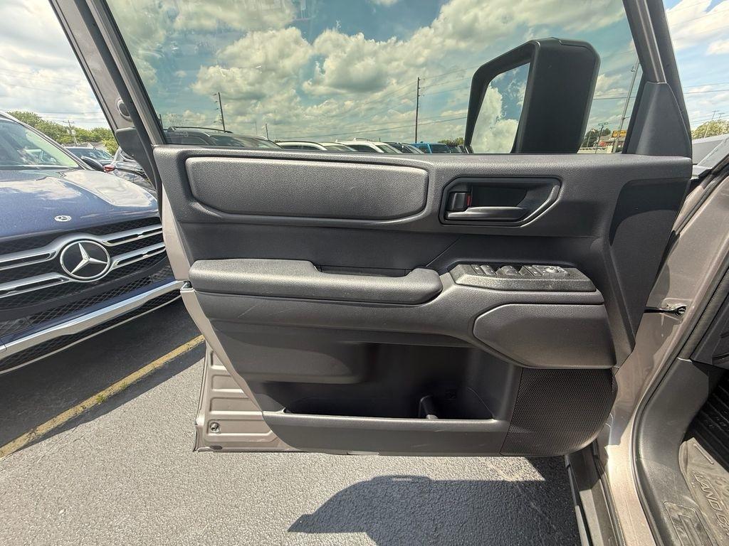 Toyota Land Cruiser  2024