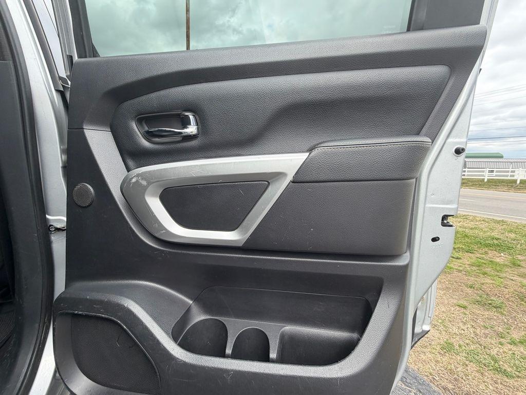 Nissan Titan XD PRO-4X Crew Cab 4WD Diesel 2018