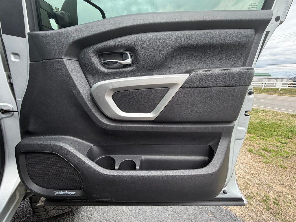 Nissan Titan XD PRO-4X Crew Cab 4WD Diesel 2018