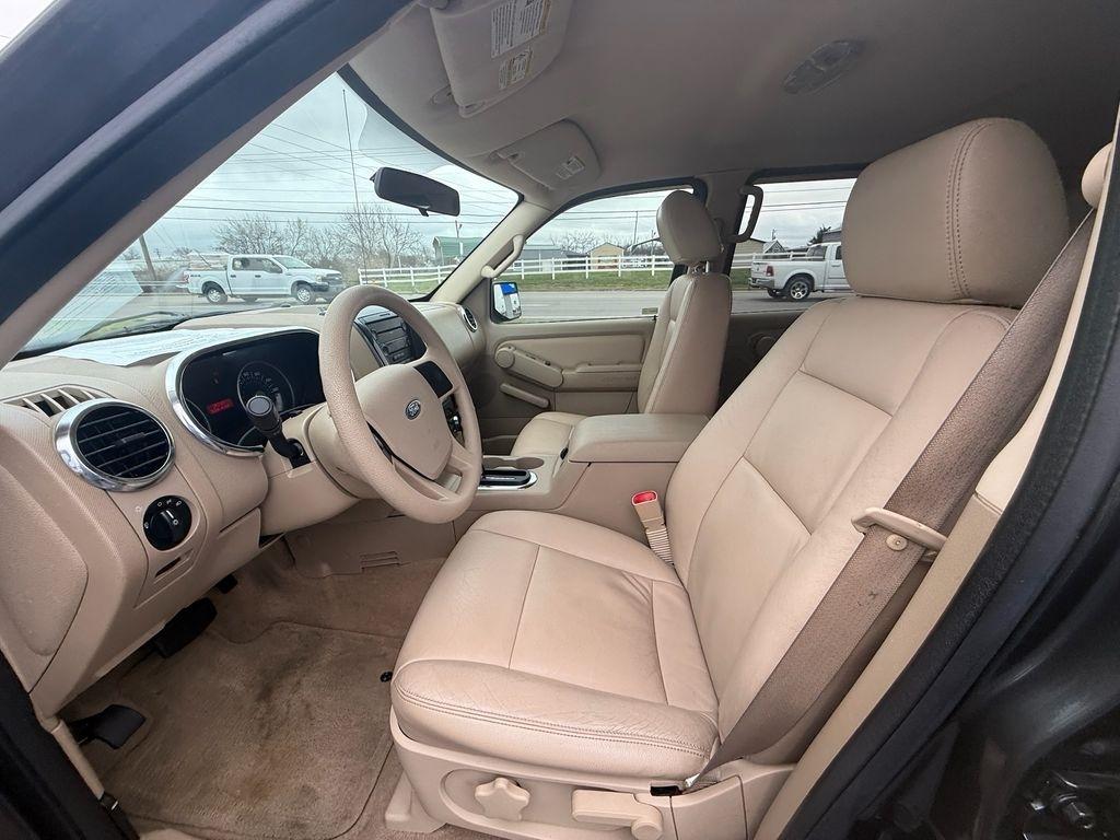 Ford Explorer XLT 4.0L 2WD 2007