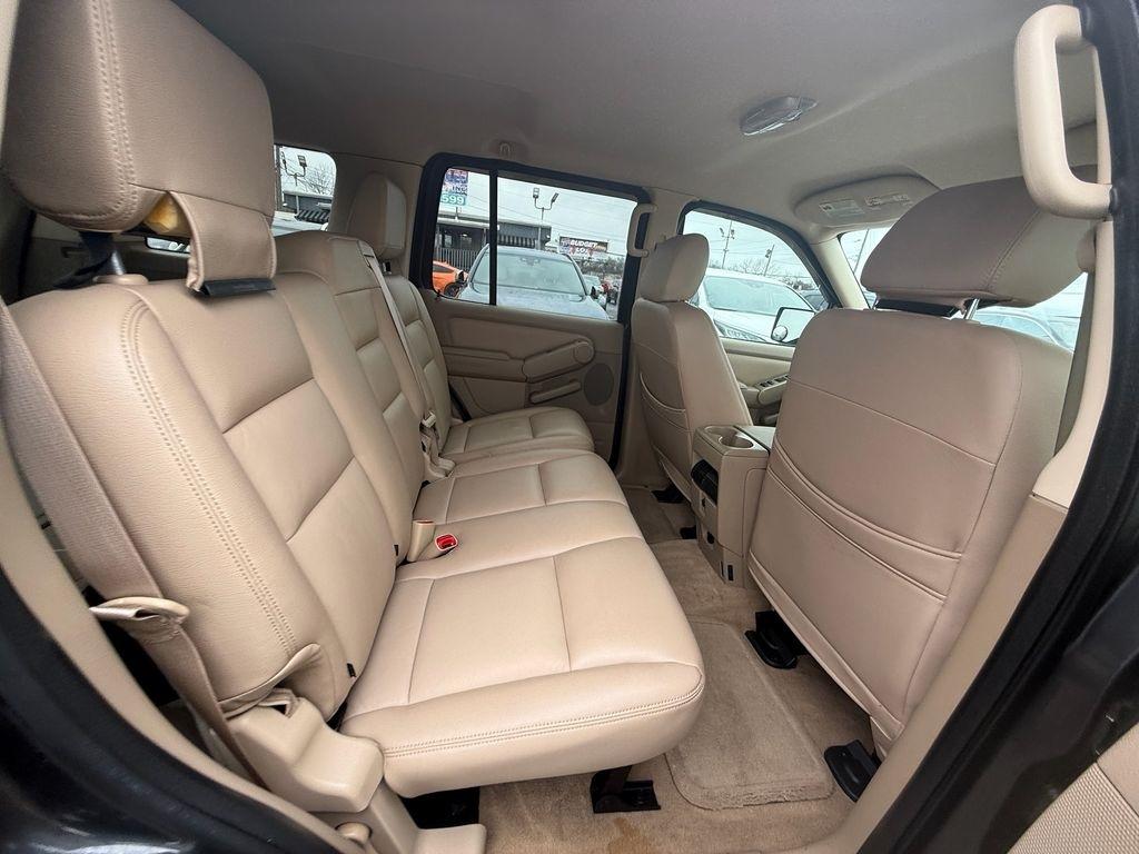 Ford Explorer XLT 4.0L 2WD 2007
