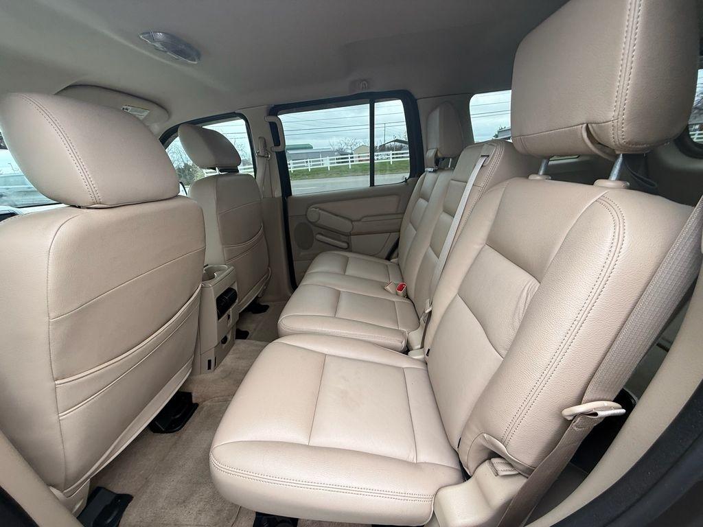 Ford Explorer XLT 4.0L 2WD 2007