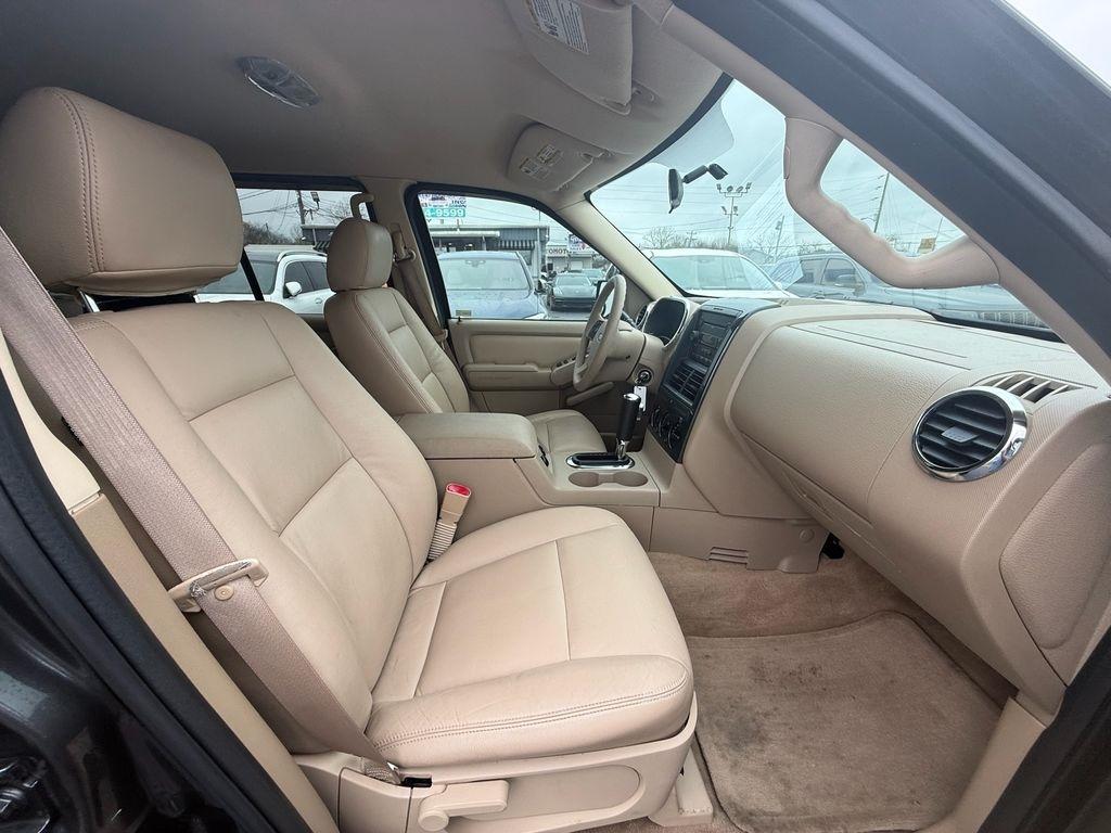 Ford Explorer XLT 4.0L 2WD 2007