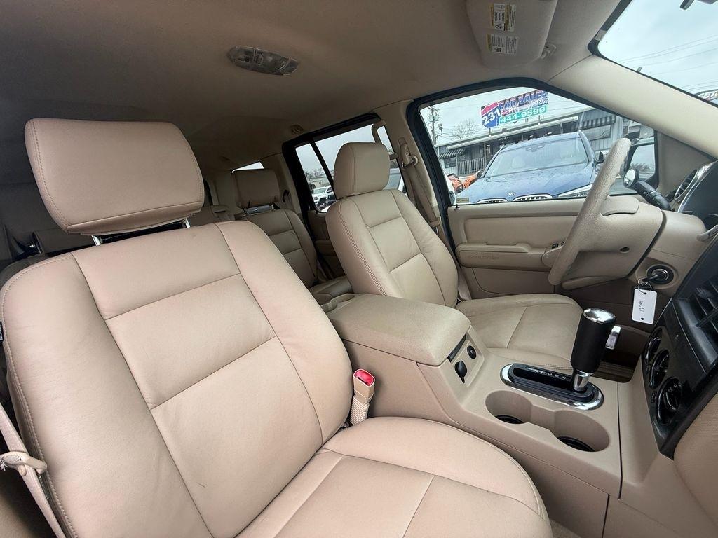 Ford Explorer XLT 4.0L 2WD 2007