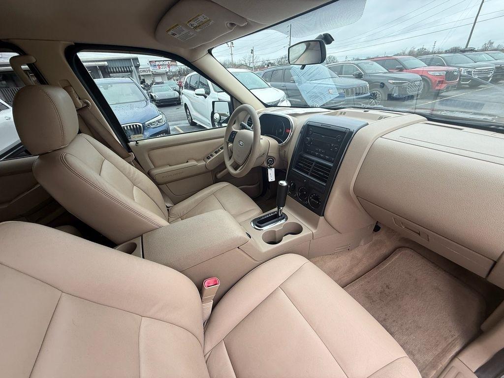 Ford Explorer XLT 4.0L 2WD 2007