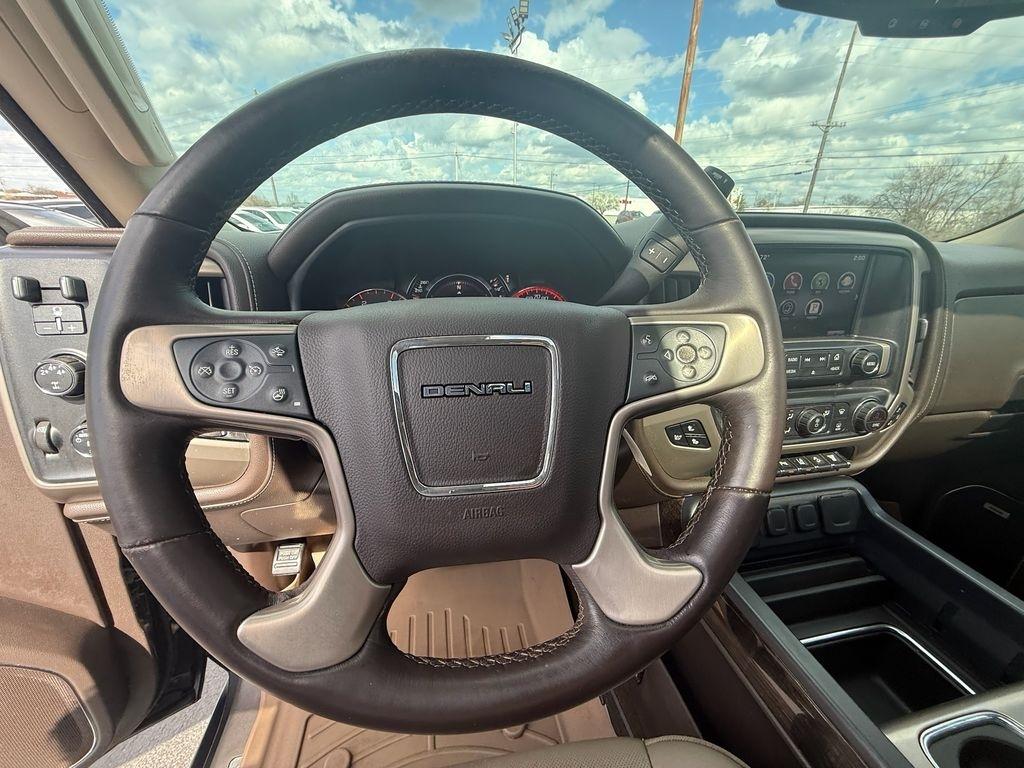 GMC Sierra 2500HD Denali Crew Cab 4WD 2015