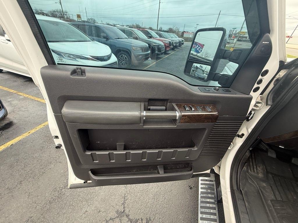 Ford F-350 SD Platinum Crew Cab 4WD 2016