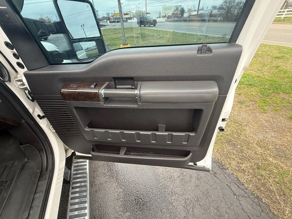 Ford F-350 SD Platinum Crew Cab 4WD 2016