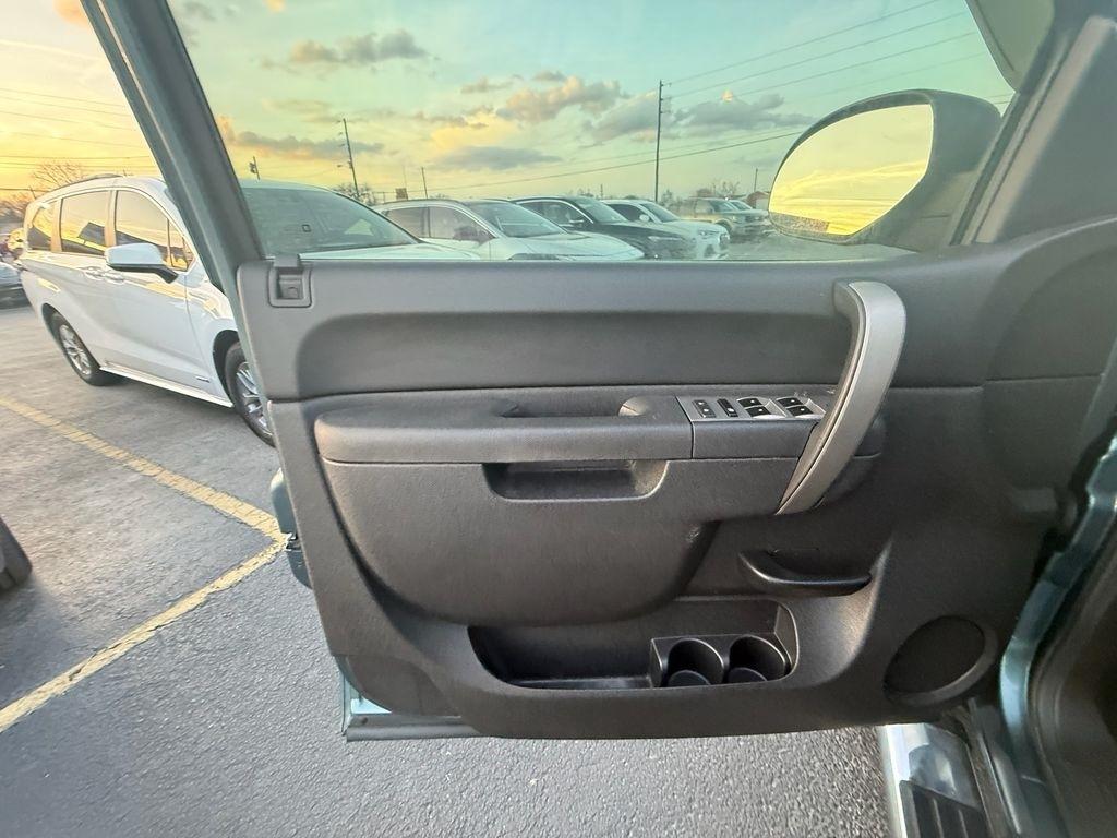 Chevrolet Silverado 1500 LS Crew Cab 2WD 2010