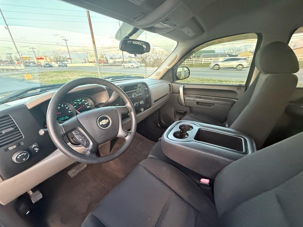 Chevrolet Silverado 1500 LS Crew Cab 2WD 2010