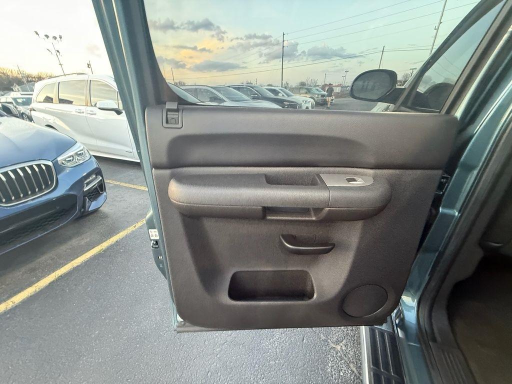 Chevrolet Silverado 1500 LS Crew Cab 2WD 2010