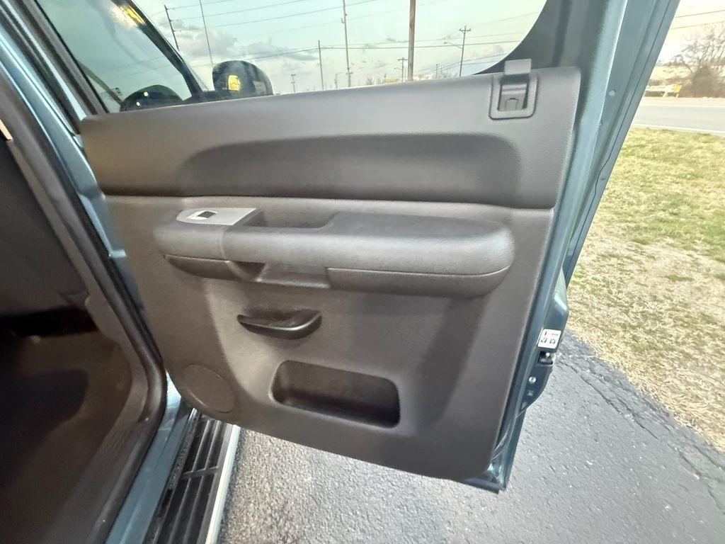 Chevrolet Silverado 1500 LS Crew Cab 2WD 2010