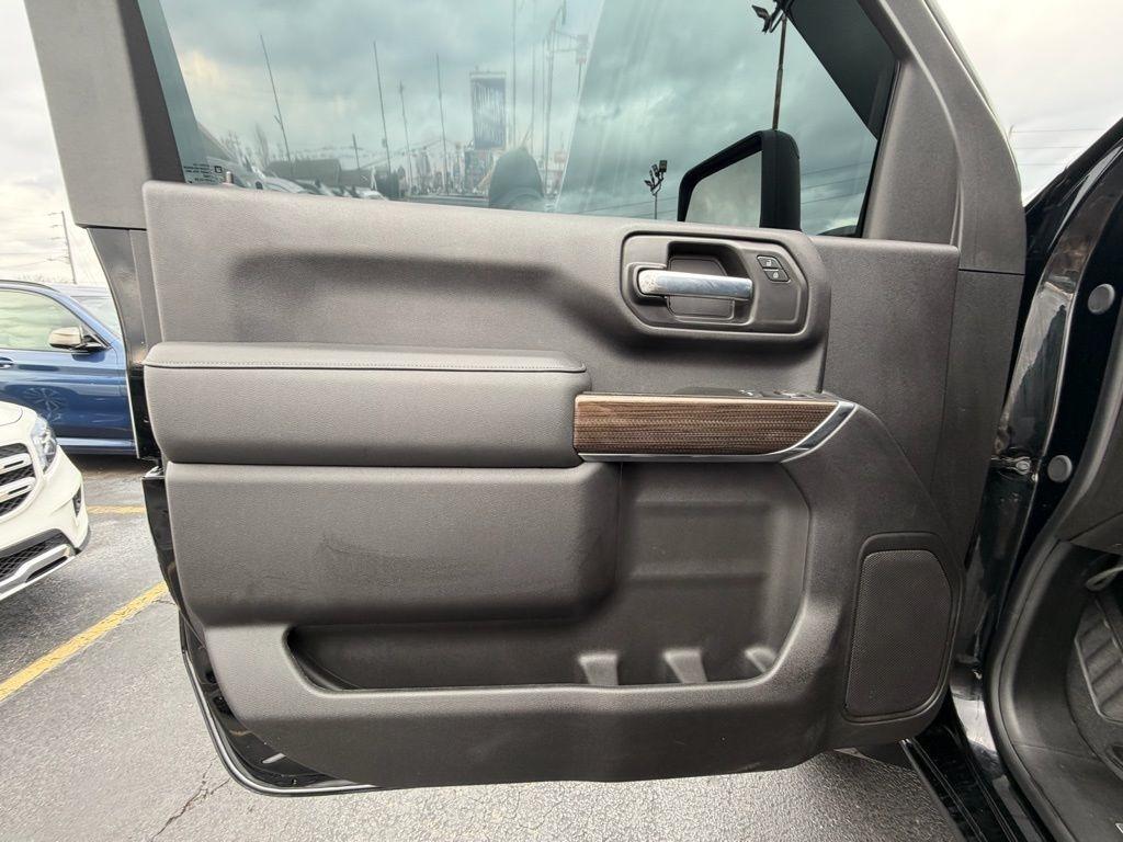 Chevrolet Silverado 3500HD LT Regular Cab 4WD 2025