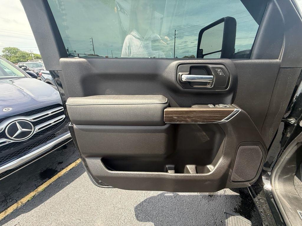 Chevrolet Silverado 3500HD LT Regular Cab 4WD 2025