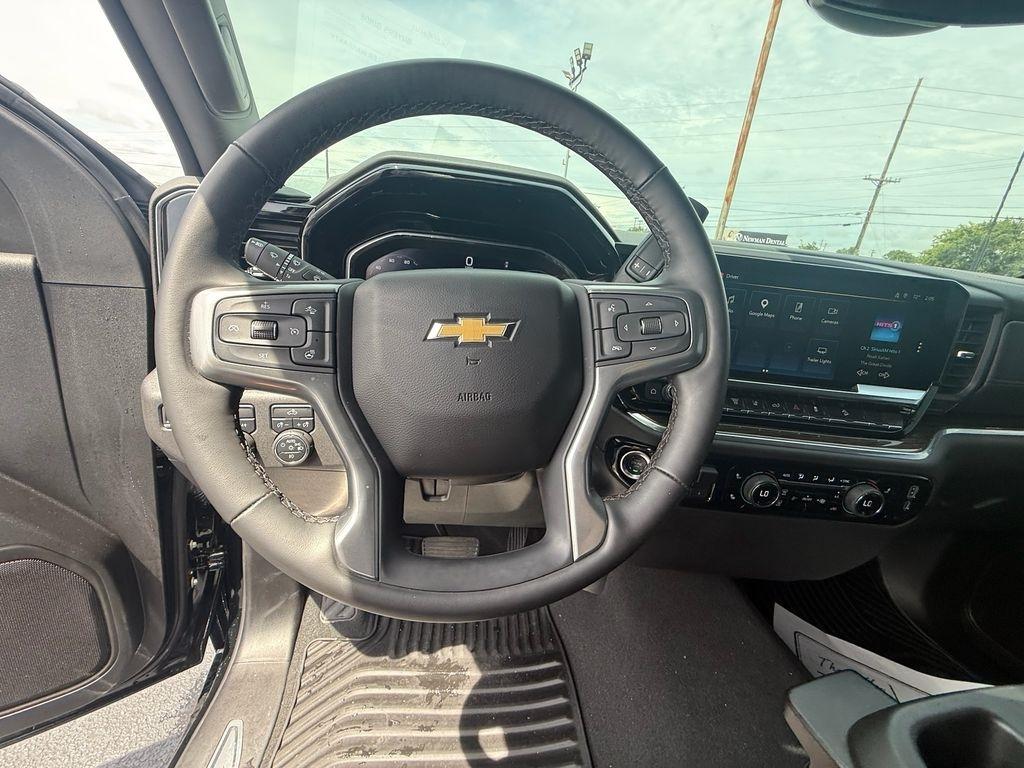 Chevrolet Silverado 3500HD LT Regular Cab 4WD 2025