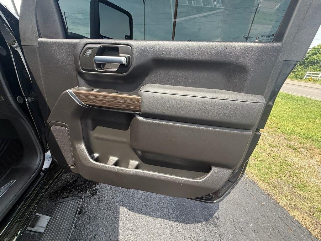 Chevrolet Silverado 3500HD LT Regular Cab 4WD 2025