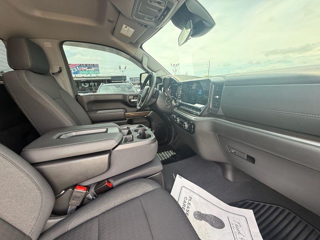 Chevrolet Silverado 3500HD LT Regular Cab 4WD 2025