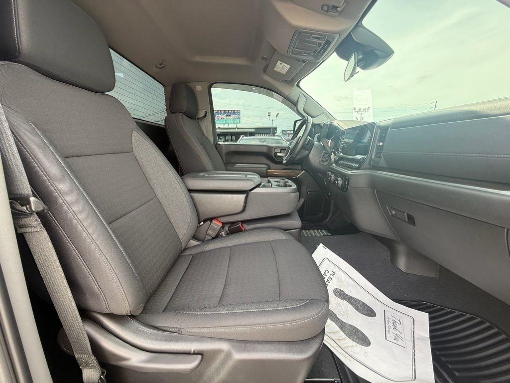 Chevrolet Silverado 3500HD LT Regular Cab 4WD 2025