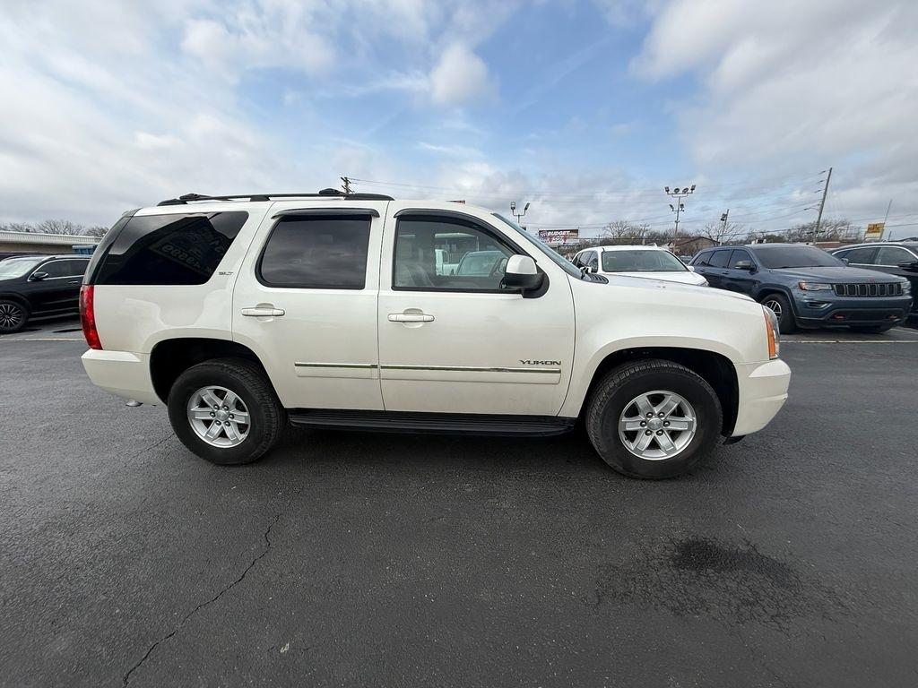 GMC Yukon SLT1 2WD 2011