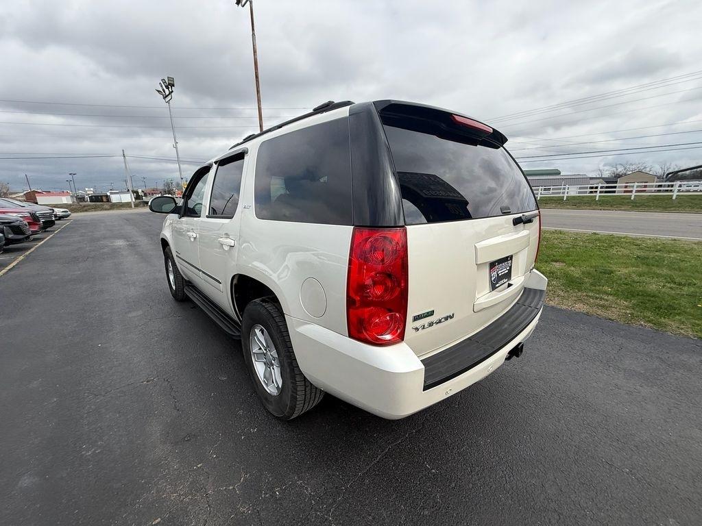 GMC Yukon SLT1 2WD 2011