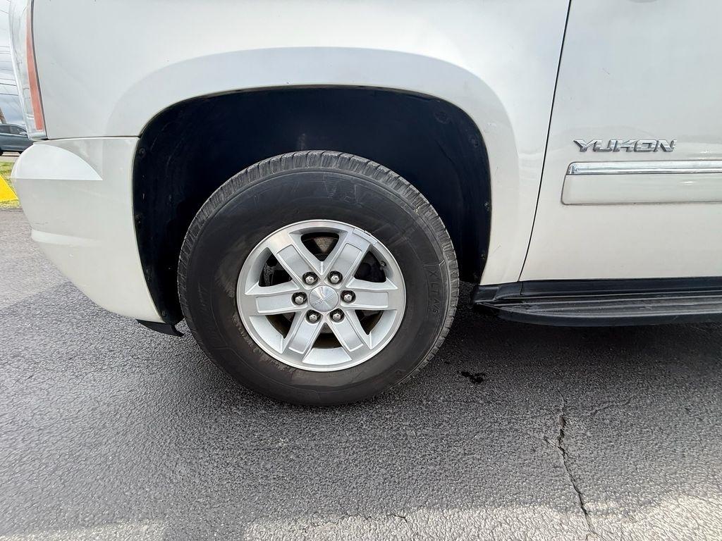 GMC Yukon SLT1 2WD 2011