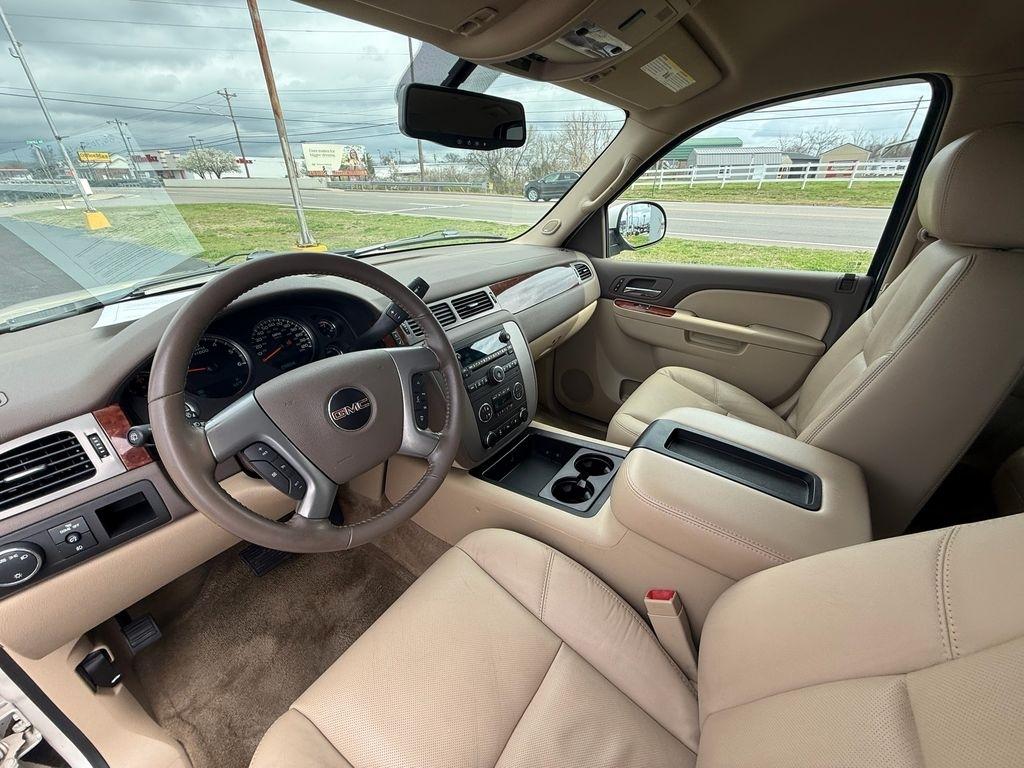 GMC Yukon SLT1 2WD 2011