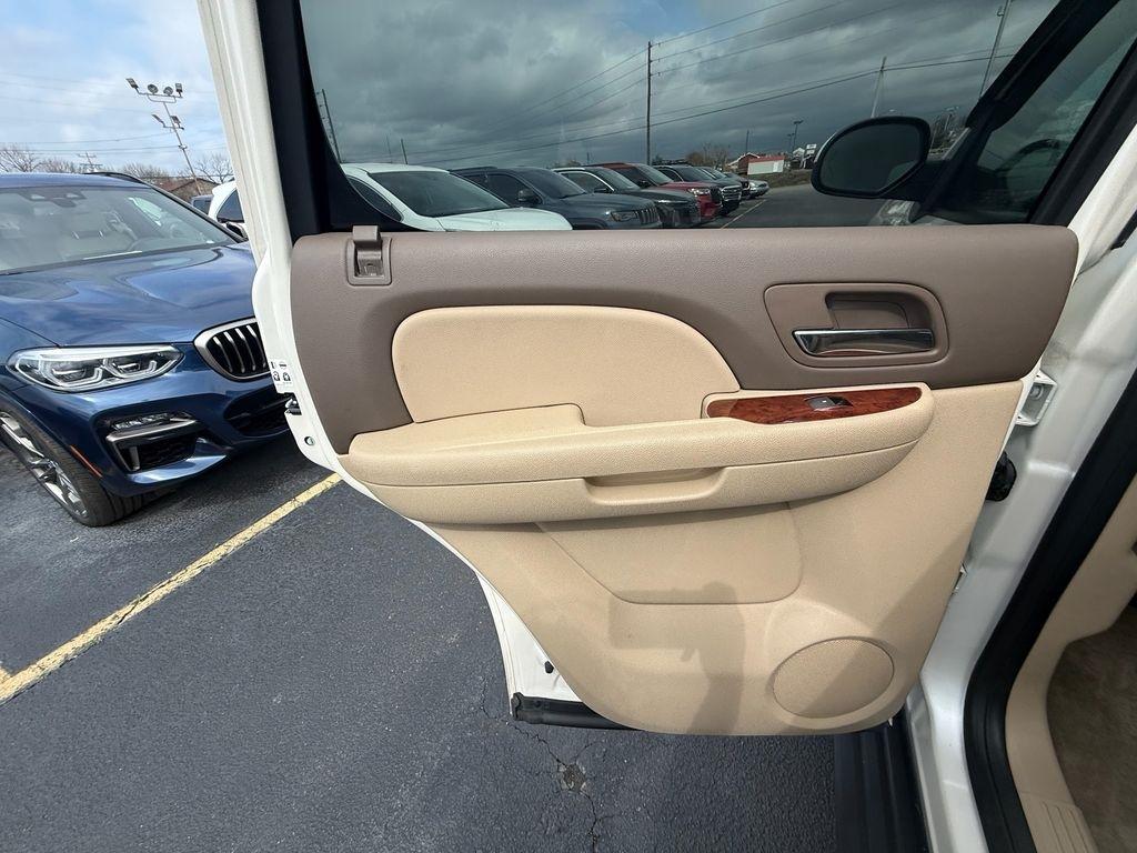 GMC Yukon SLT1 2WD 2011