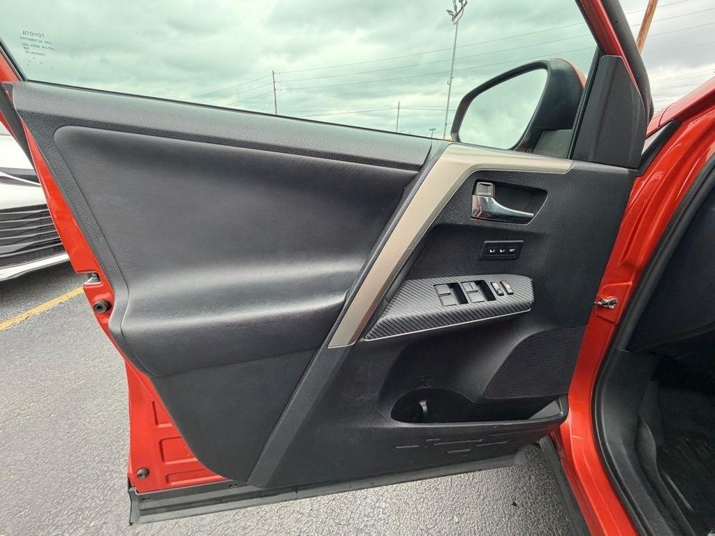 Toyota RAV4 Limited FWD 2015