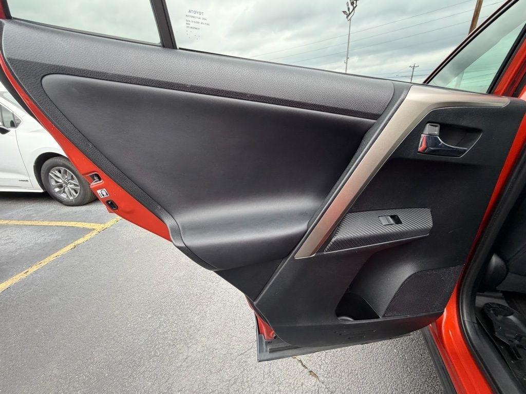 Toyota RAV4 Limited FWD 2015