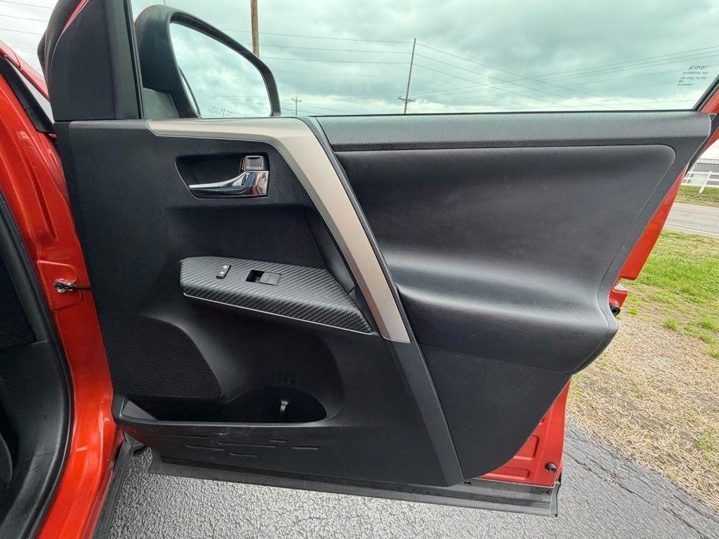 Toyota RAV4 Limited FWD 2015