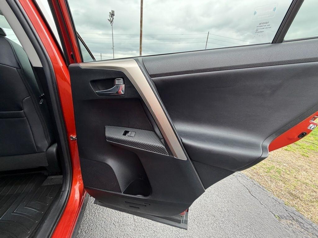 Toyota RAV4 Limited FWD 2015