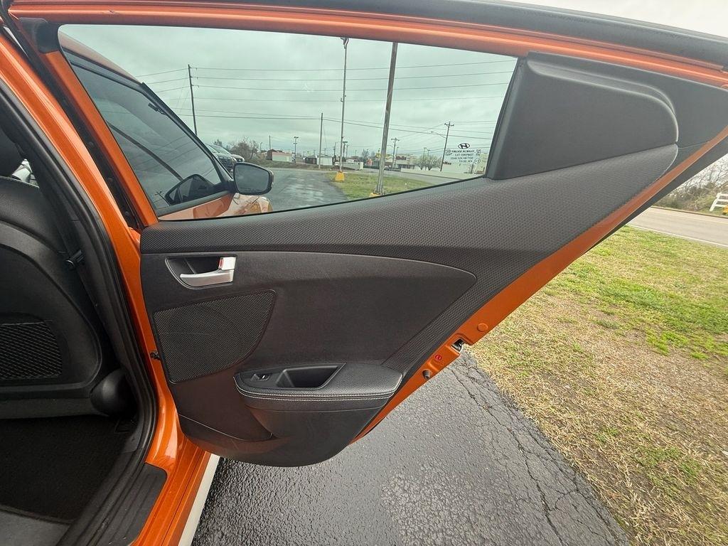 Hyundai Veloster Turbo 6MT 2016