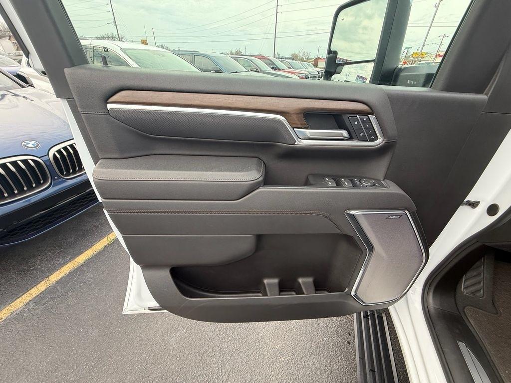 Chevrolet Silverado 2500HD  2025