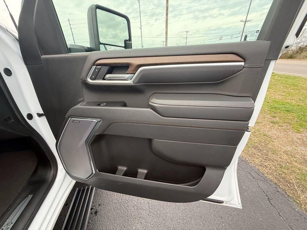 Chevrolet Silverado 2500HD  2025