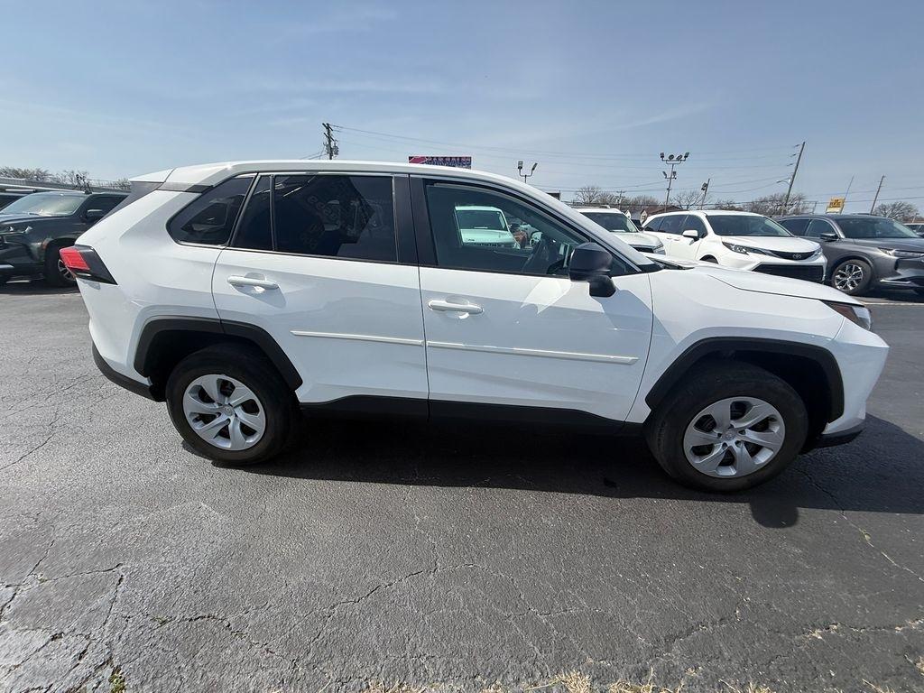 Toyota RAV4 LE AWD 2024