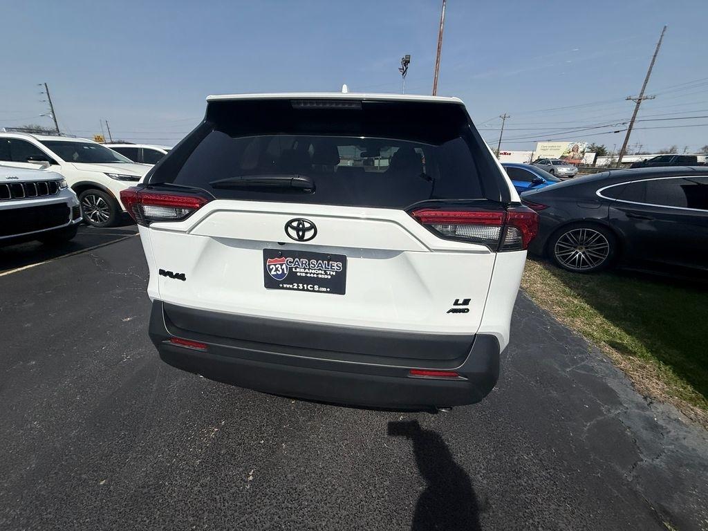 Toyota RAV4 LE AWD 2024