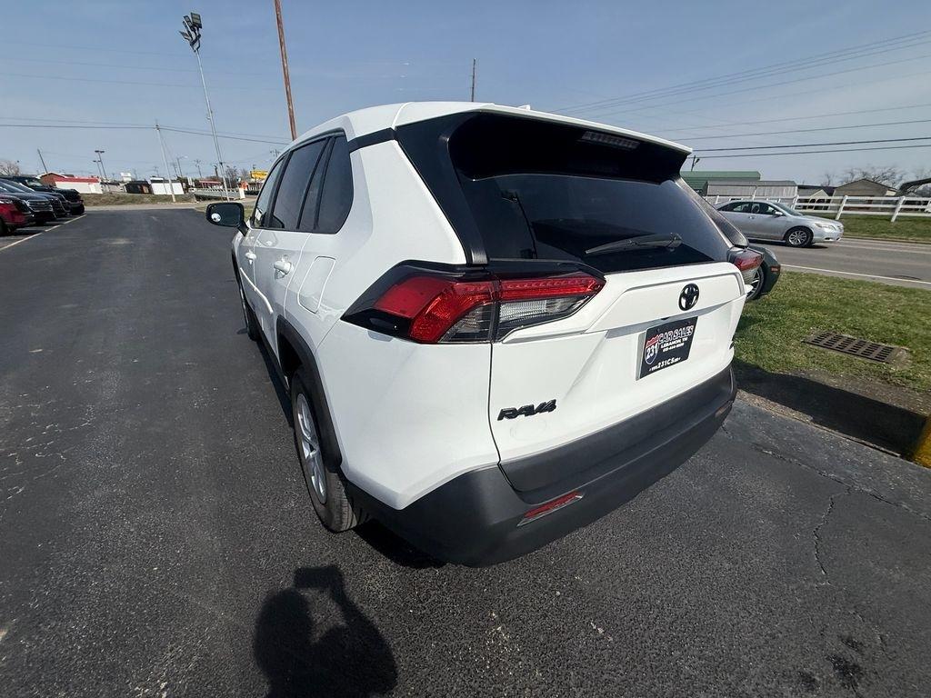 Toyota RAV4 LE AWD 2024