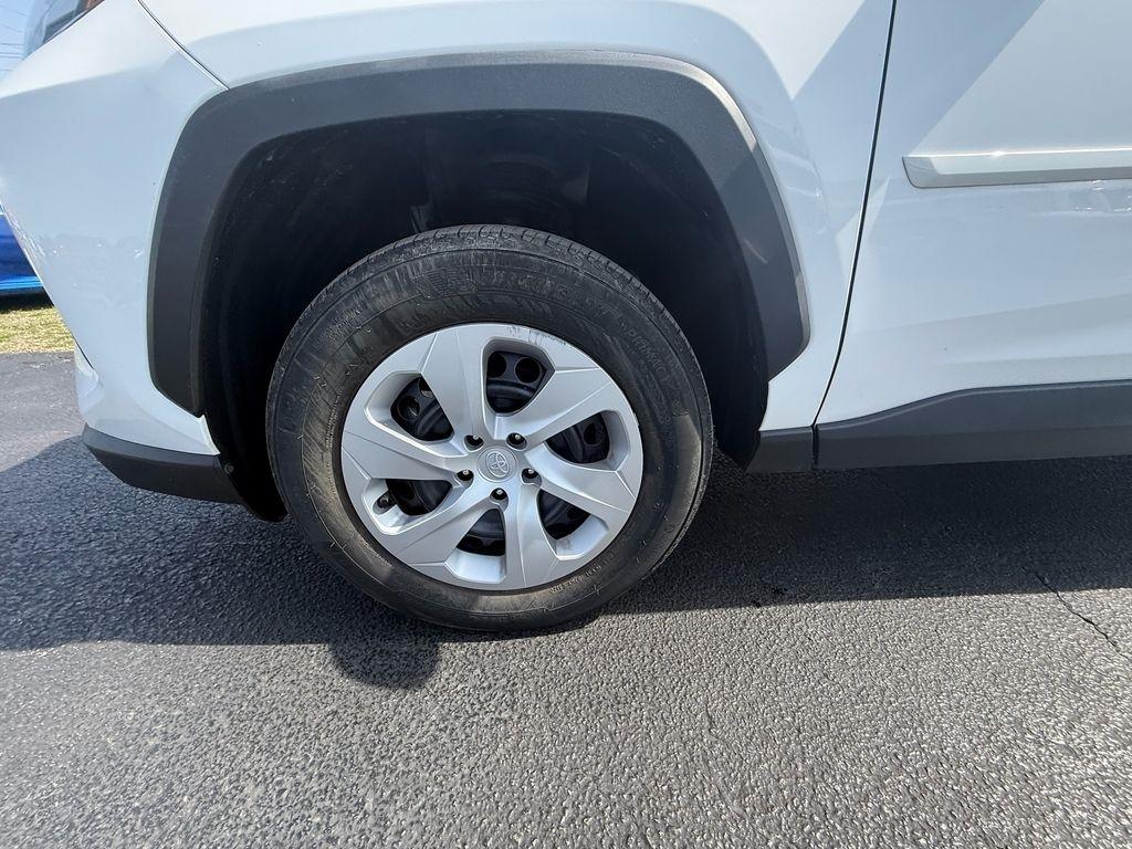 Toyota RAV4 LE AWD 2024