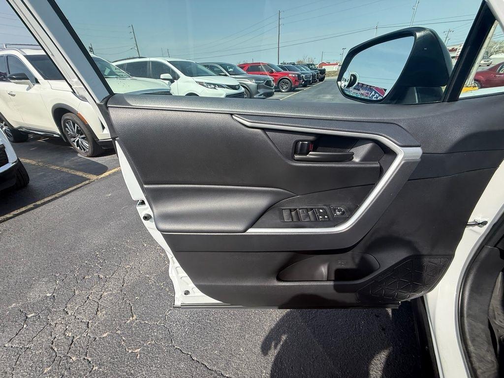 Toyota RAV4 LE AWD 2024