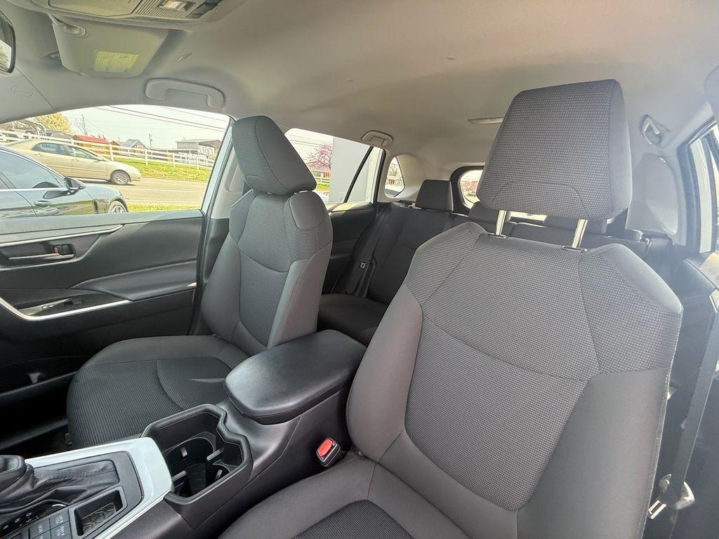 Toyota RAV4 LE AWD 2024